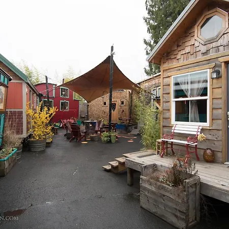Caravan- The Tiny House Hotel-2
